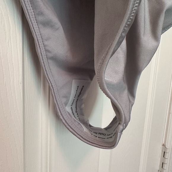 New Shade & Shore Women's High Leg one piece NWOT, size small/4-6 - Picture 6 of 8